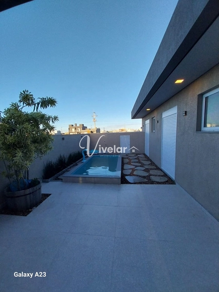 LINDA CASA MOBILIADA E DECORADA NO SANTORINI, PRONTA PARA MUDANÇA: 2ª foto da galeria de imagens do imóvel