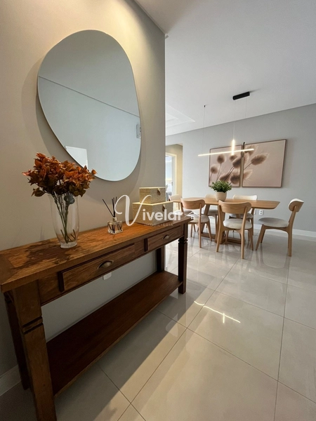 LINDO APARTAEMNTO FINAMENTE MOBILIADO E DECORADO: 2ª foto da galeria de imagens do imóvel