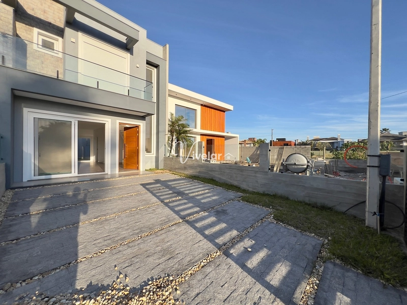 EXCELENTE DUPLEX 3 DORM COM SUÍTE PRÓXIMO AO MAR: 1ª foto da galeria de imagens do imóvel