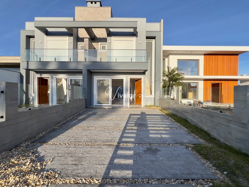 EXCELENTE DUPLEX 3 DORM COM SUÍTE PRÓXIMO AO MAR: 2ª foto da galeria de imagens do imóvel