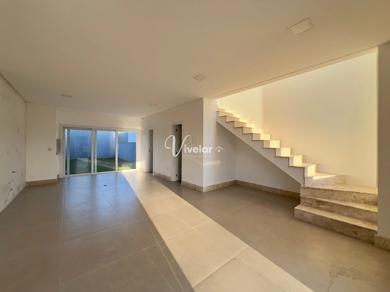 EXCELENTE DUPLEX 3 DORM COM SUÍTE PRÓXIMO AO MAR: 5ª foto da galeria de imagens do imóvel
