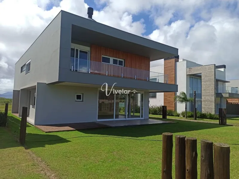 LINDO SOBRADO NA BEIRA DO LAGO !: 5ª foto da galeria de imagens do imóvel