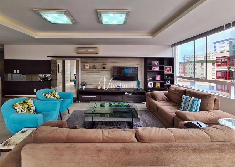 PARA QUEM GOSTA DE APARTAMENTO AMPLO, ESTE É UMA OPÇÃO: 1ª foto da galeria de imagens do imóvel