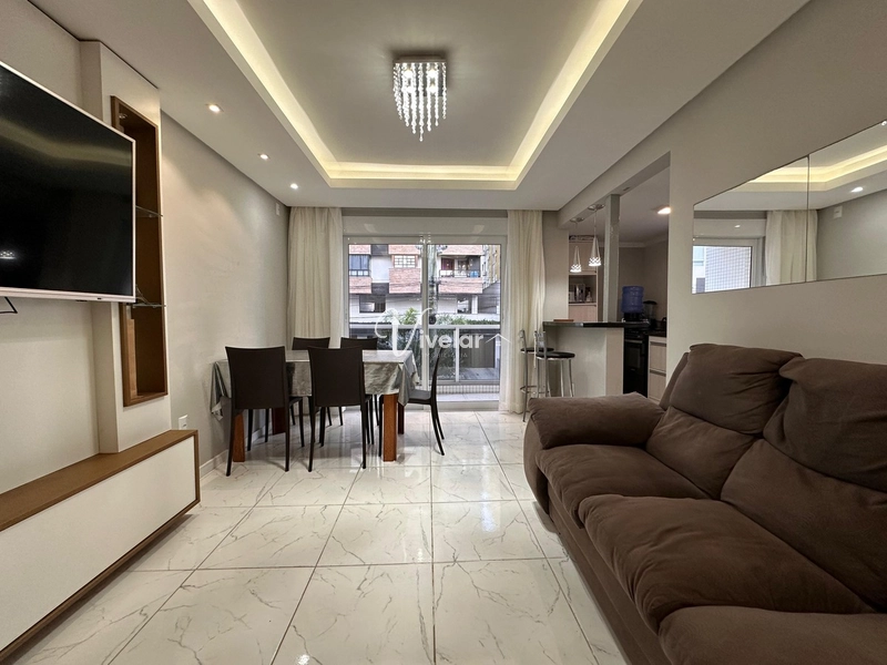 LINDO APARTAMENTO - SACADA DE FRENTE: 2ª foto da galeria de imagens do imóvel