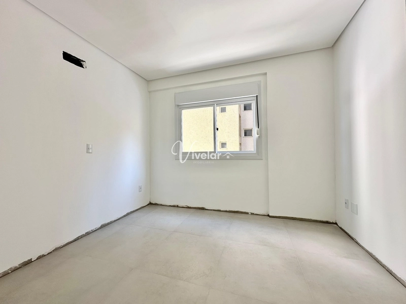 AMPLO APARTAMENTO COM SACADA DE FRENTE: 7ª foto da galeria de imagens do imóvel