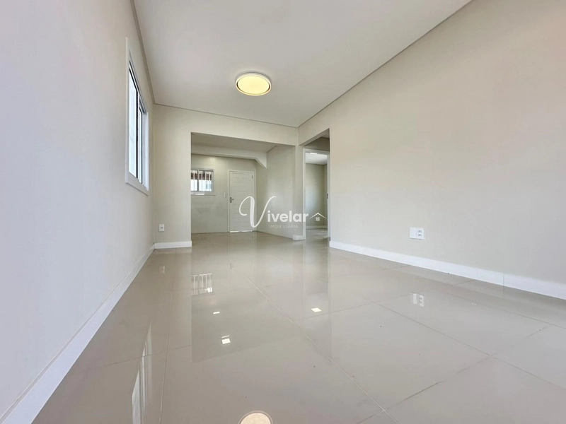 CASA TOTALMENTE REFORMADA ESPERANDO POR VOCÊ: 2ª foto da galeria de imagens do imóvel