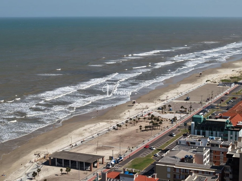 APENAS UMA QUADRA DO MAR !: 17ª foto da galeria de imagens do imóvel