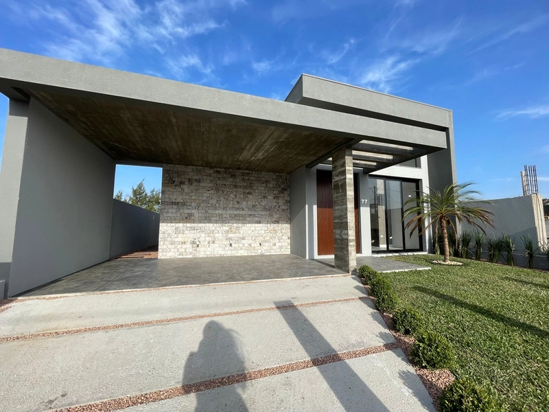 Casa à venda em Atlântida Sul!: 2ª foto da galeria de imagens do imóvel