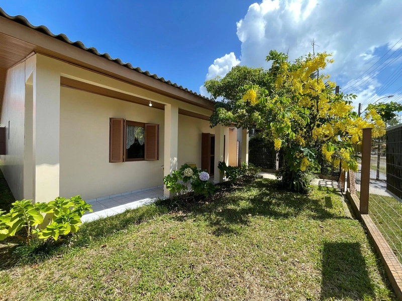 CASA À VENDA EM ATLÂNTIDA SUL.: 1ª foto da galeria de imagens do imóvel