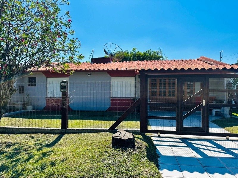CASA A VENDA EM ATLÂNTIDA SUL: 1ª foto da galeria de imagens do imóvel