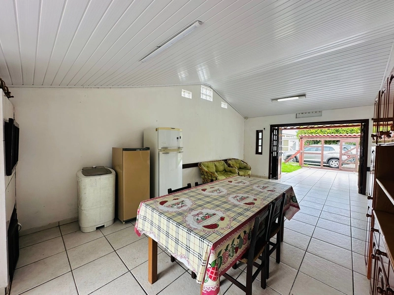 CASA A VENDA EM ATLÂNTIDA SUL: 3ª foto da galeria de imagens do imóvel