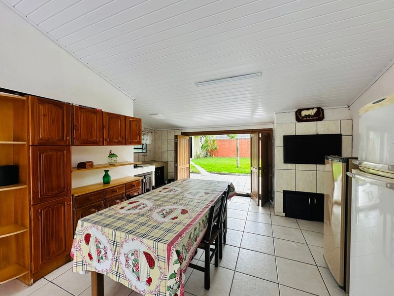 CASA A VENDA EM ATLÂNTIDA SUL: 2ª foto da galeria de imagens do imóvel