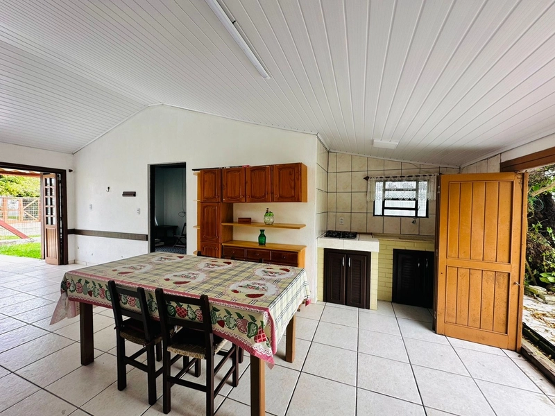 CASA A VENDA EM ATLÂNTIDA SUL: 4ª foto da galeria de imagens do imóvel
