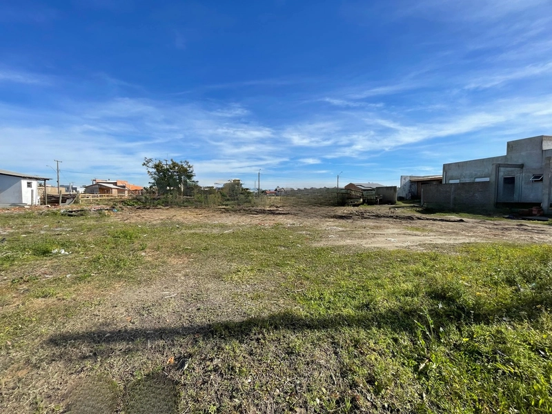 Terreno à vende em Atlântida Sul!: 2ª foto da galeria de imagens do imóvel