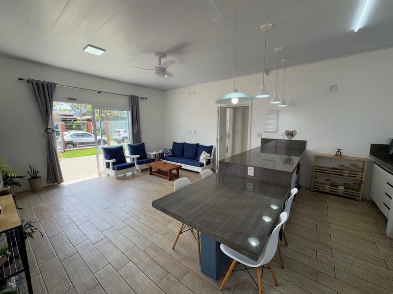 CASA À VENDA EM ATLÂNTIDA SUL: 5ª foto da galeria de imagens do imóvel