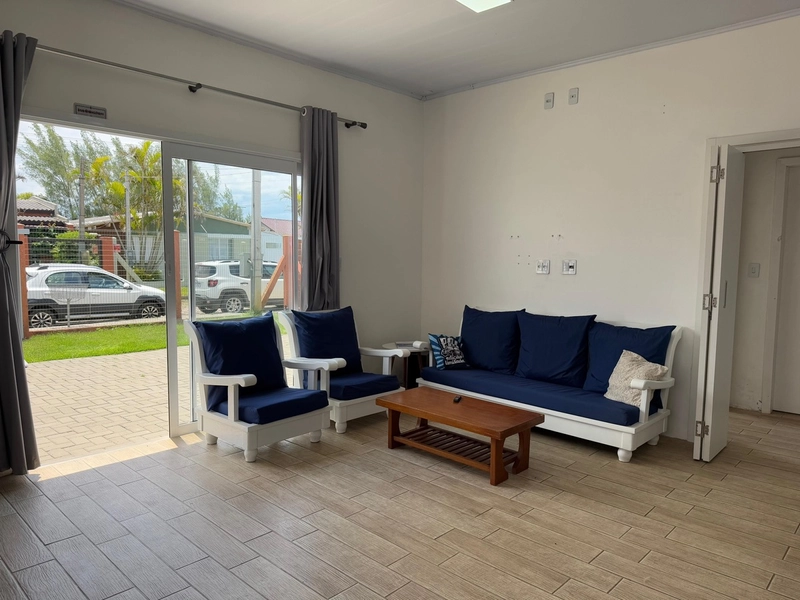 CASA À VENDA EM ATLÂNTIDA SUL: 4ª foto da galeria de imagens do imóvel