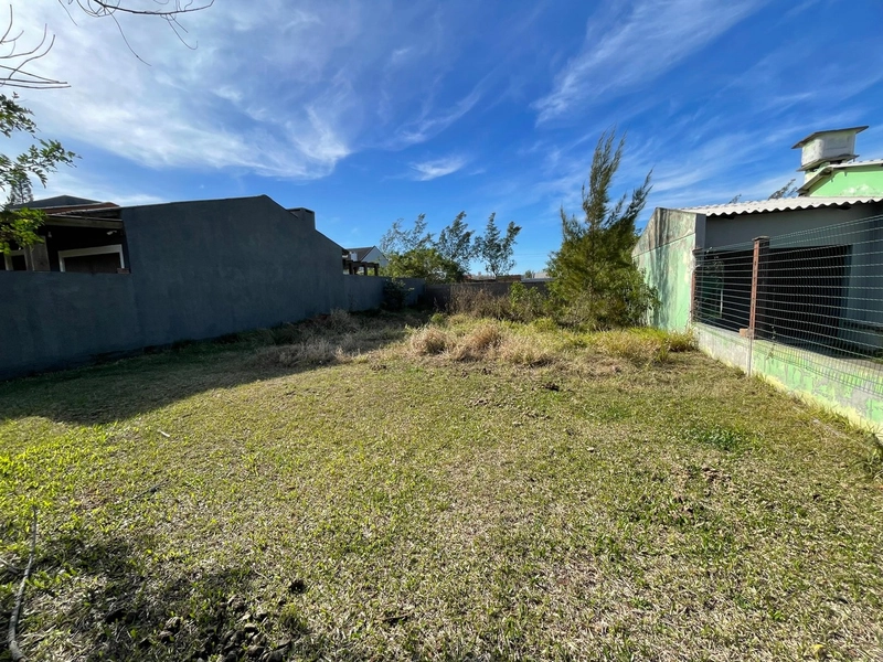 Terreno à venda em Atlântida Sul: 2ª foto da galeria de imagens do imóvel