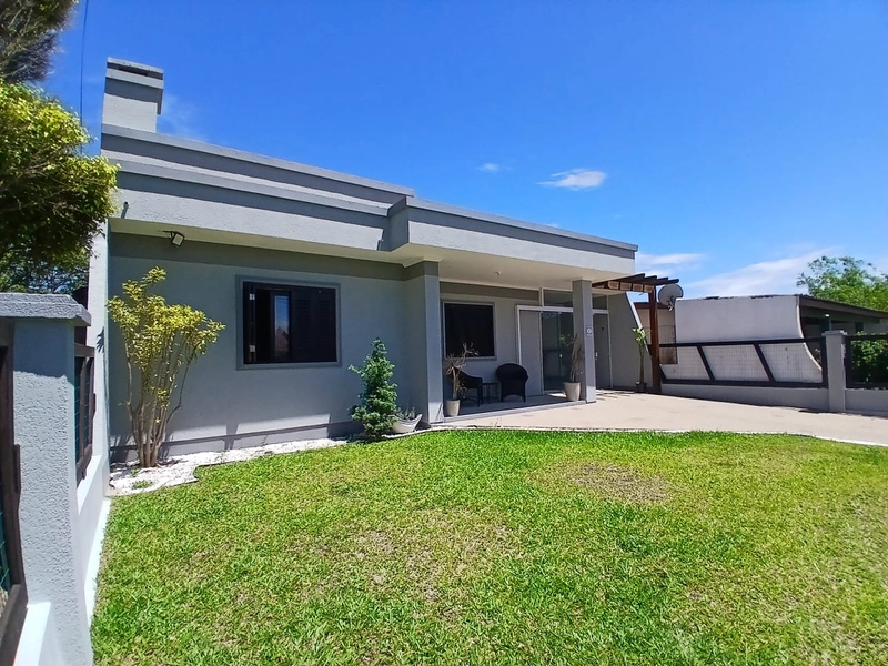 Casa à venda em Xangri-Lá!: 2ª foto da galeria de imagens do imóvel