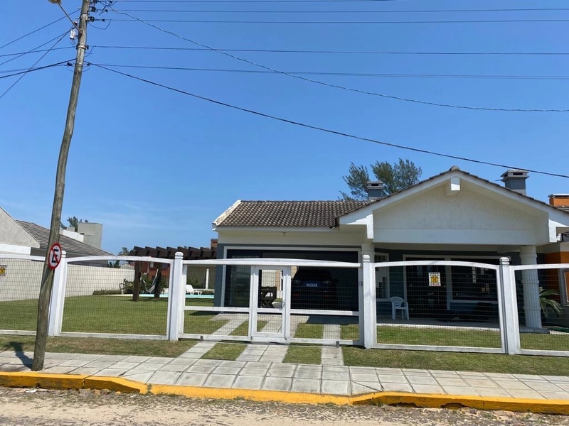 Casa com dois terrenos á venda em Xangri -lá!: 1ª foto da galeria de imagens do imóvel