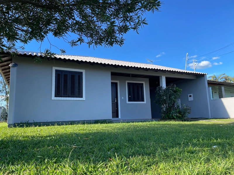 Casa à venda em Atlântida Sul!: 2ª foto da galeria de imagens do imóvel