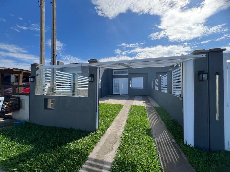 Casa á venda em Capão da Canoa!: 1ª foto da galeria de imagens do imóvel