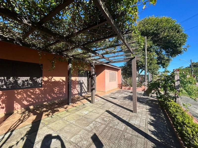 CASA A 450 METROS DO MAR, COM 2 TERRENOS!: 1ª foto da galeria de imagens do imóvel