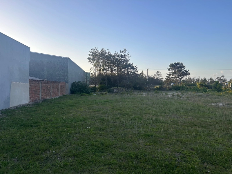 Terreno a venda em Atlantida Sul: 2ª foto da galeria de imagens do imóvel