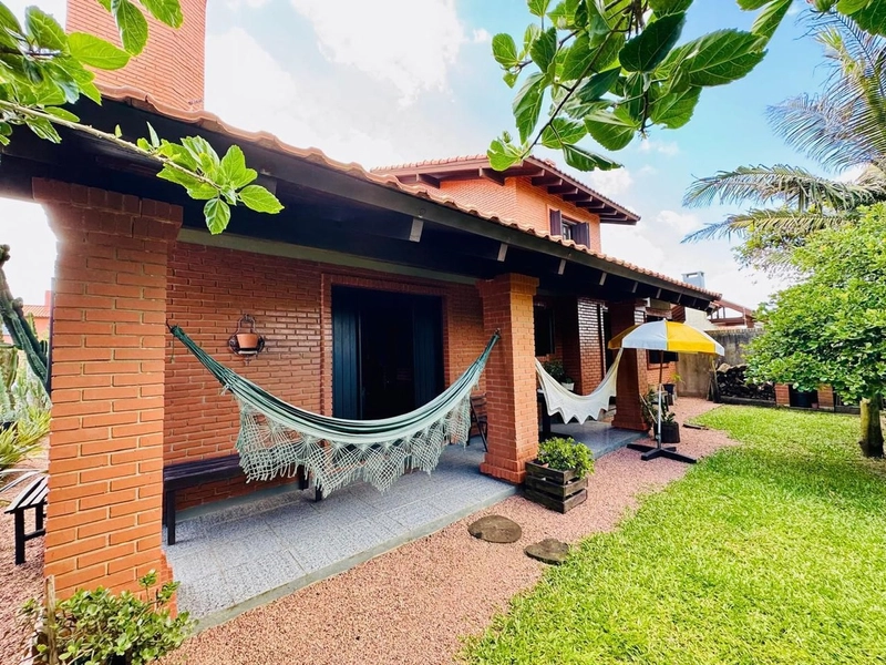 Casa á venda em Xangri-Lá com dois terrenos!: 3ª foto da galeria de imagens do imóvel