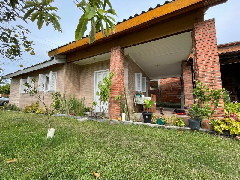 Casa à venda em Atlântida Sul!: 1ª foto da galeria de imagens do imóvel