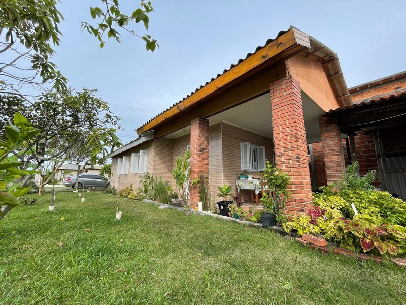 Casa à venda em Atlântida Sul!: 2ª foto da galeria de imagens do imóvel