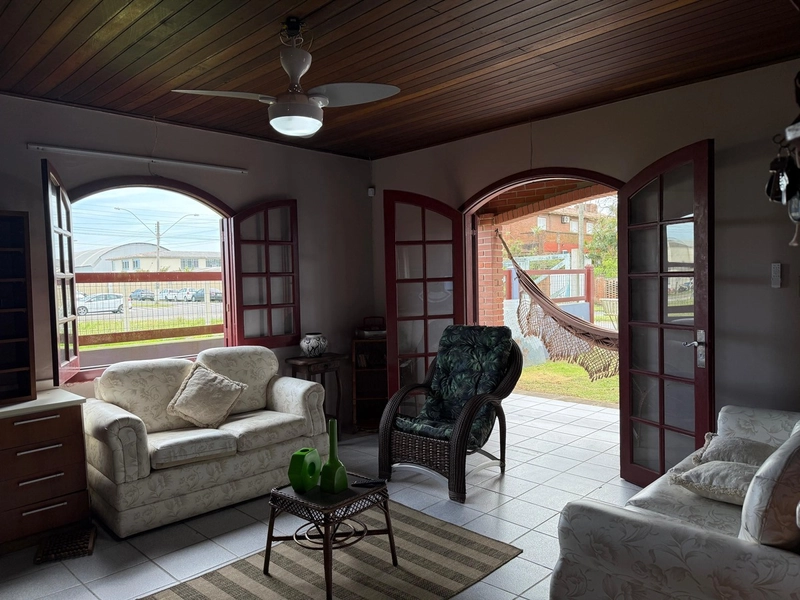 CASA À VENDA EM ATLÂNTIDA SUL!: 4ª foto da galeria de imagens do imóvel