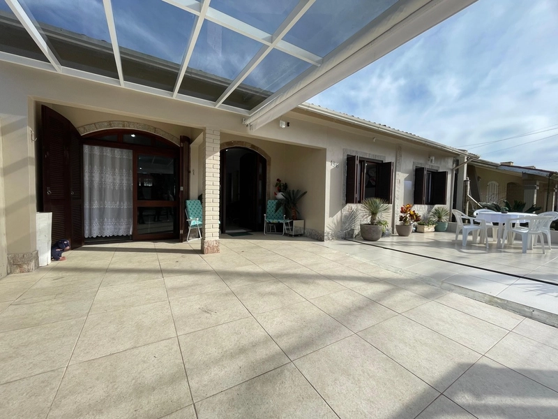Casa em Atlântida Sul próximo ao Mar!: 1ª foto da galeria de imagens do imóvel