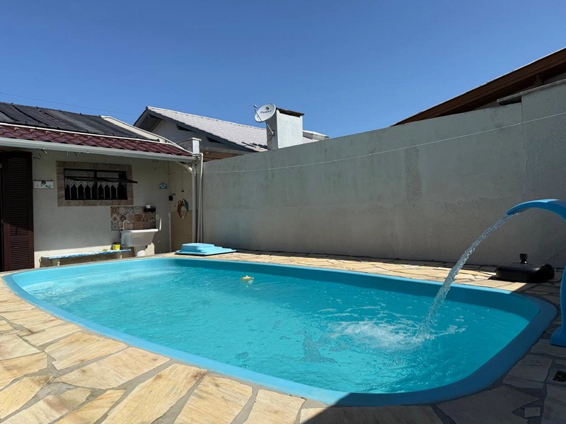 Casa em Atlântida Sul próximo ao Mar!: 3ª foto da galeria de imagens do imóvel