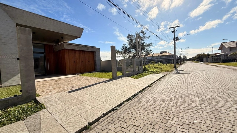 Casa 01 Quadra do Mar em Xangri-lá: 3ª foto da galeria de imagens do imóvel