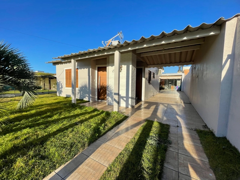 Casa à venda em Atlântida Sul!: 1ª foto da galeria de imagens do imóvel