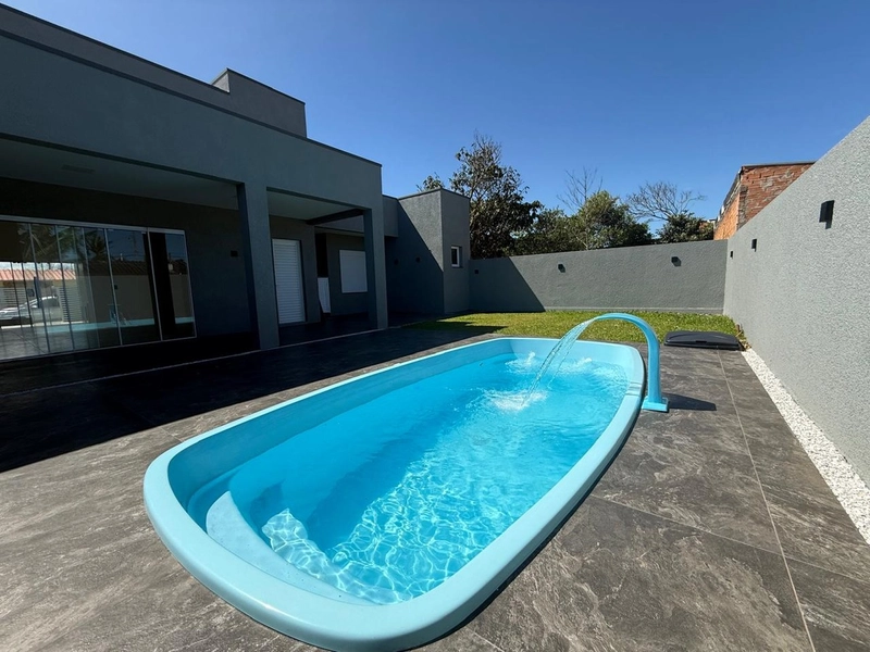 Casa à venda em Atlântida Sul!: 3ª foto da galeria de imagens do imóvel