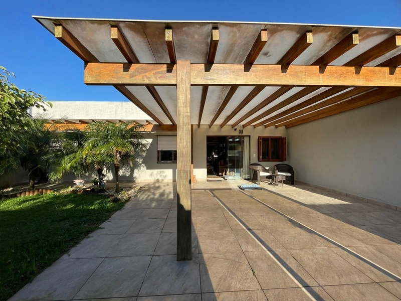 Casa à venda em Atlântida Sul!: 1ª foto da galeria de imagens do imóvel