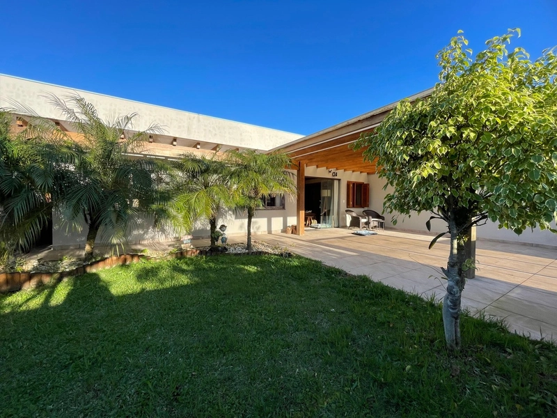Casa à venda em Atlântida Sul!: 3ª foto da galeria de imagens do imóvel