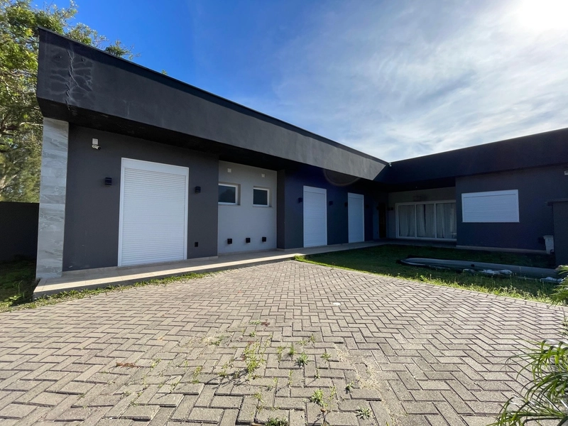 Casa à venda em Atlântida Sul!: 2ª foto da galeria de imagens do imóvel