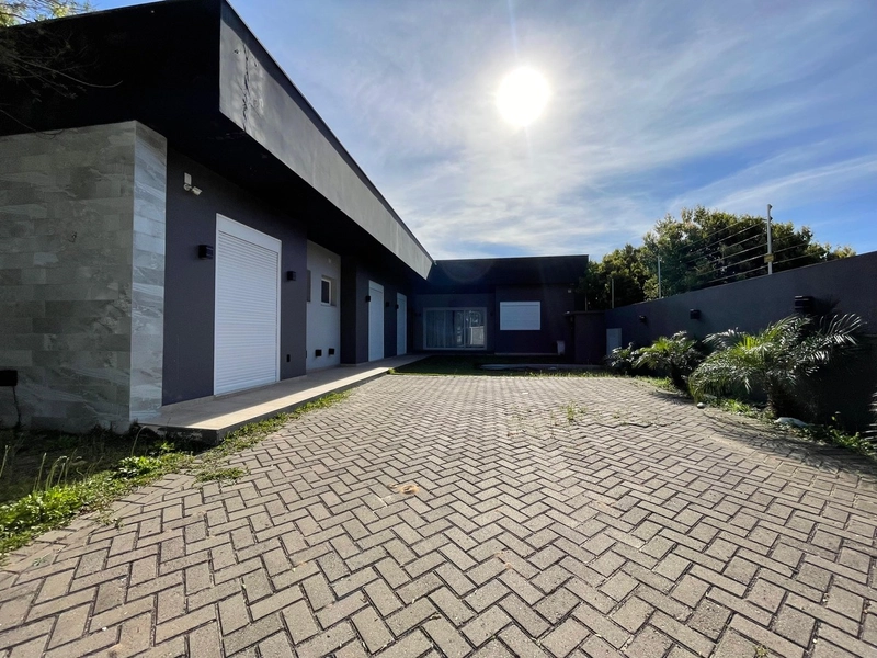 Casa à venda em Atlântida Sul!: 1ª foto da galeria de imagens do imóvel