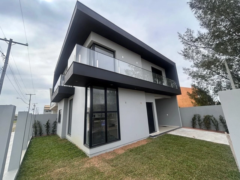 Sobrado à venda em Atlântida Sul: 1ª foto da galeria de imagens do imóvel