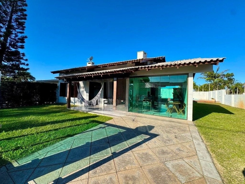 Casa à venda em Atlântida!: 1ª foto da galeria de imagens do imóvel