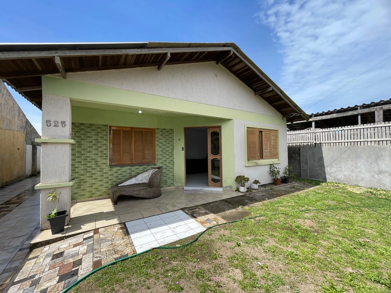 CASA À VENDA EM ATLANTIDA SUL: 2ª foto da galeria de imagens do imóvel