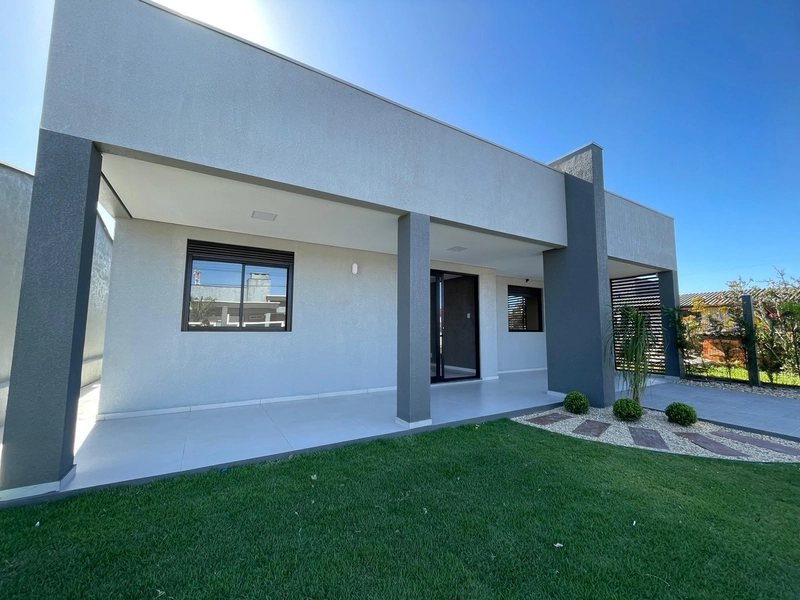 Casa à venda em Atlântida Sul!: 2ª foto da galeria de imagens do imóvel