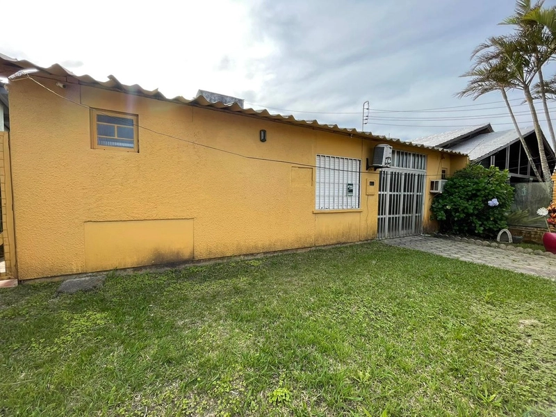 Casa à venda em Atlântida Sul!: 2ª foto da galeria de imagens do imóvel