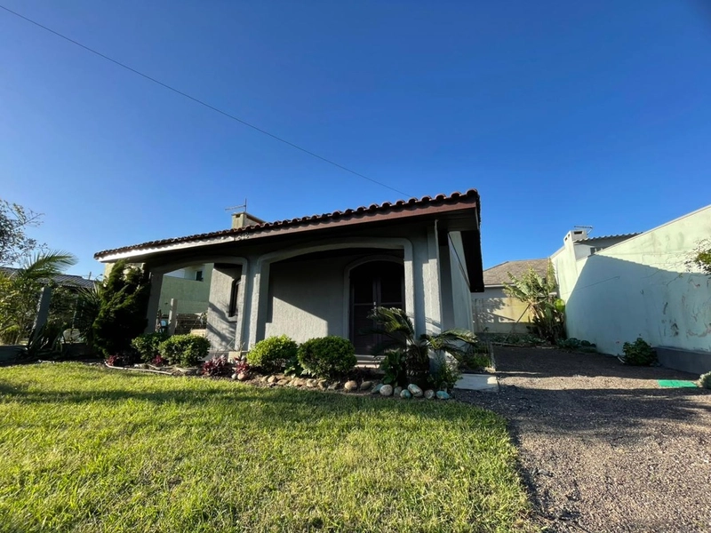 Casa à venda em Atlântida Sul!: 3ª foto da galeria de imagens do imóvel