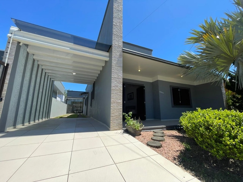 Casa à venda em Atlântida Sul!