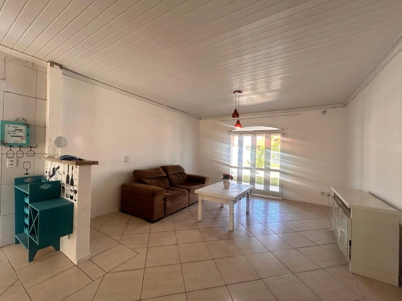 Casa a poucos metros do mar em Atlântida Sul!: 4ª foto da galeria de imagens do imóvel