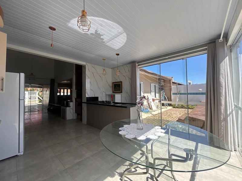 Casa a poucos metros do mar em Atlântida Sul!: 6ª foto da galeria de imagens do imóvel