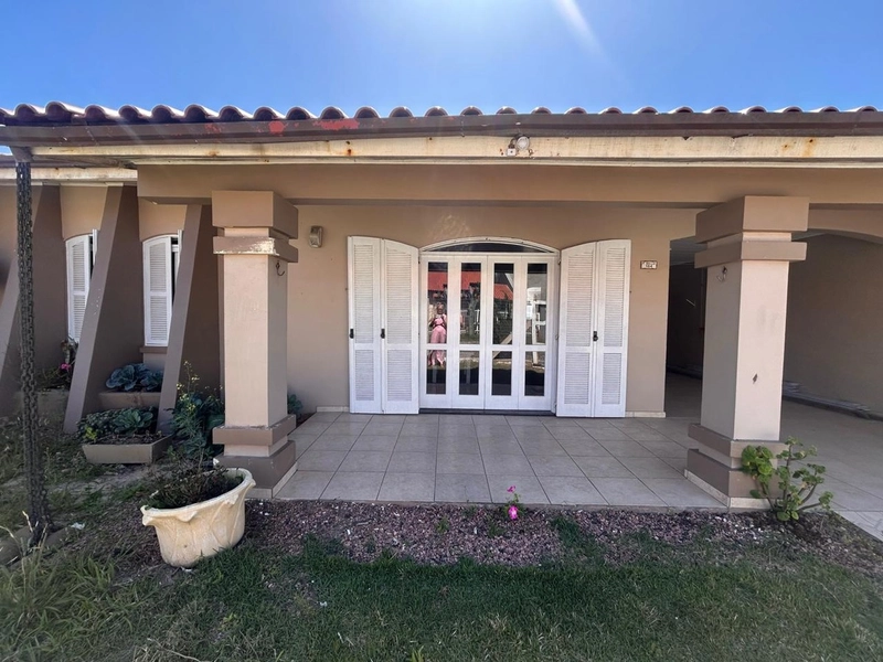 Casa a poucos metros do mar em Atlântida Sul!: 3ª foto da galeria de imagens do imóvel